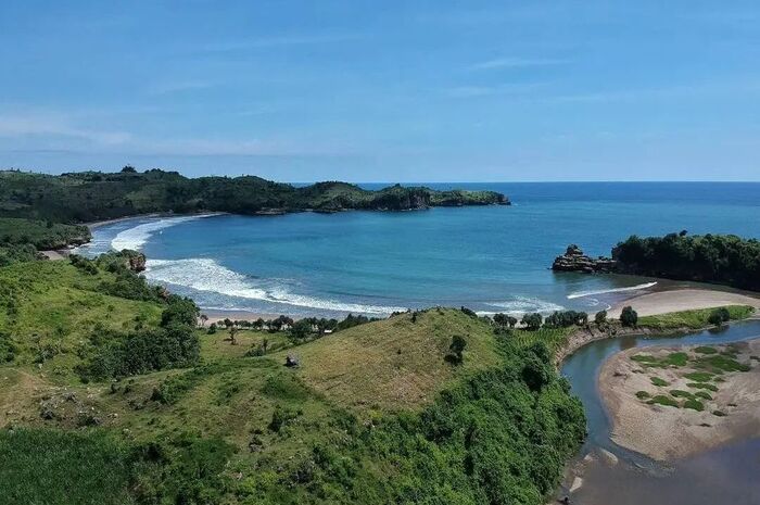 <p>Ket Foto: Ilustrasi foto pesona Pantai Serit Blitar (Foto/Instagram/@shareblitar)</p>

