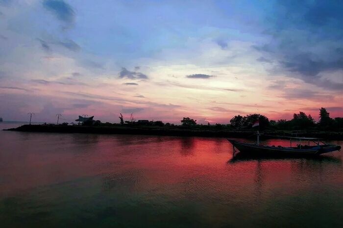 <p>Ket Foto: Ilustrasi foto pesona Pantai Delegan Gresik (Foto/Instagram/@bakhrus)</p>
