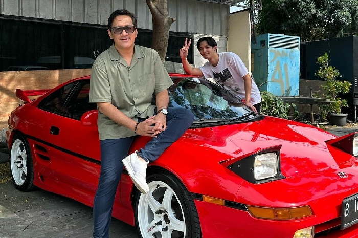 <p>Honda MR2 yang menjadi kesayangan Andre Taulany dan sering dipakai sehari-hari (Foto/Instagram/Andre Taulany) </p>
