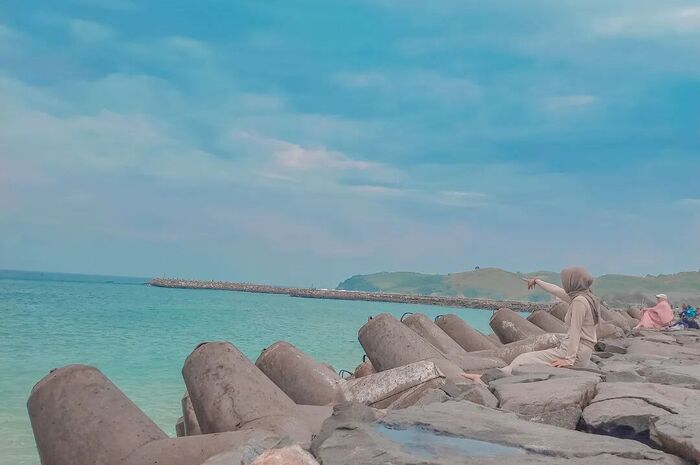 <p>Ket Foto: Ilustrasi foto pesona Pantai Tambakrejo Blitar (Foto/Instagram/@hello_shuzi)</p>