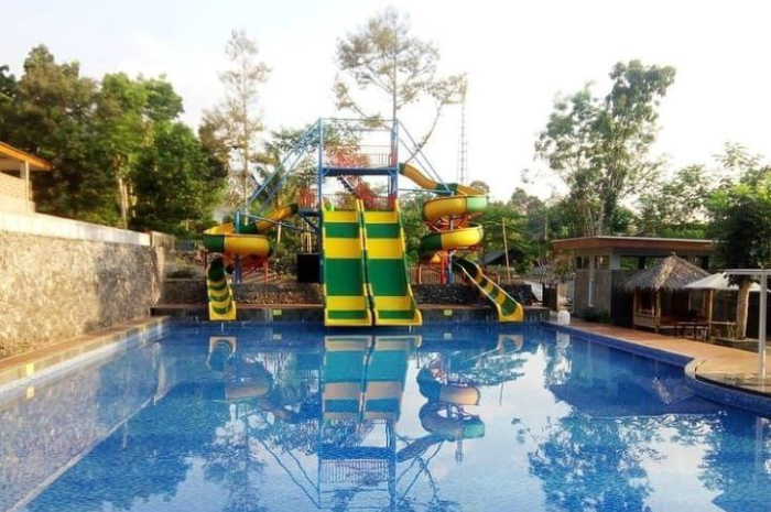 <p>Ket foto: Intip keindahan wisata Trisobo Park Kendal, nikmati fasilitas kolam renang yang segar (Foto/Instagram/trisobo_parkk)</p>
