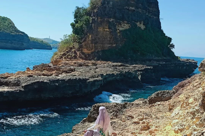 <p>Ket foto: Berburu foto di wisata Pantai Tanjung Bloam Lombok Timur (Foto/Instagram/diana_dian281)</p>
