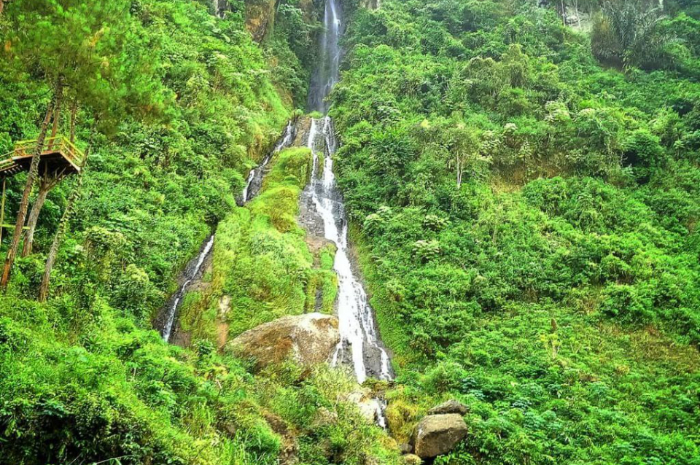 <p>Ket foto: Panorama wisata Curug Gunung Putri yang mempesona (Foto/Instagram/istingadahazzahra_)</p>
