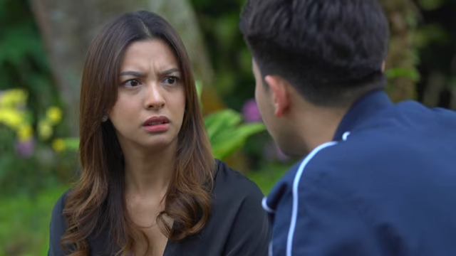 <p>Ket Foto: Hakim menjelaskan kepada Novia jika Jeffrey sama jahatnya dengan ayahnya, Pak Arjuna (Foto/Tangkap layar YouTube/Sinemart)</p>
