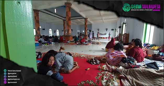 <p>Ket Foto: Sejumlah Warga Desa Torue Mengungsi Pasca Banjir Bandang</p>
