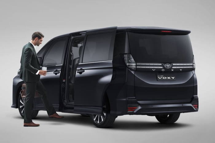 <p>Ket Foto: Toyota Voxy yang memiliki banyak fitur keamanan dan keselamatan (Foto/Website Resmi Toyota)</p>
