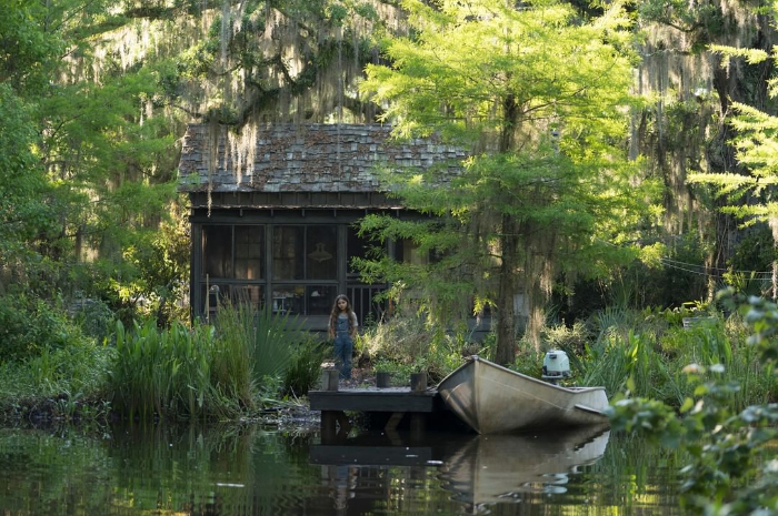 <p>Foto salah satu adegan film Where the Crawdads Sing yang menyimpan teka-teki (foto/instagram/@crawdadsmovie)</p>
