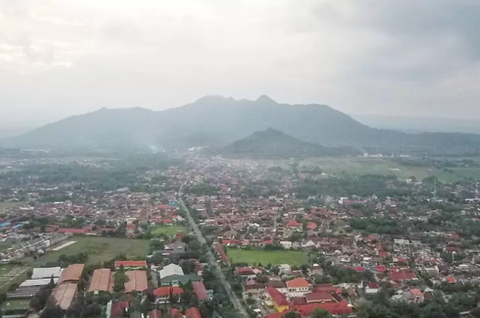 <p>Ket Foto: Ilustrasi foto pesona Gunung Maskumambang Kediri (Foto/Instagram/@marendrarika)</p>

