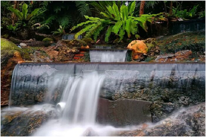 <p>Ket Foto: Pesona Sari Ater Hot Spring Water Subang (Foto/Instagram/@zarwied)</p>
