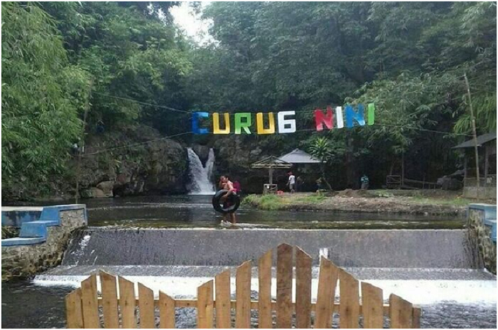 <p>Ket Foto: Pesona Curug Nini Purbalingga (Foto/Instagram/@curugninipagerandong)</p>
