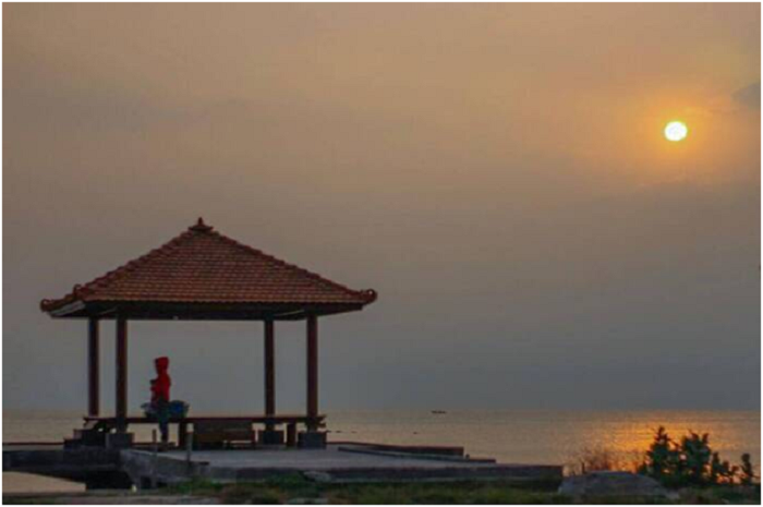 <p>Ket Foto: Pesona Pantai Binangun Rembang (Foto/Instagram/@yoikirembang)	</p>
