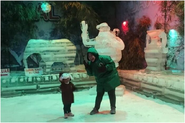 <p>Ket Foto: Pesona Snow World International Revo Town Bekasi (Foto/Instagram/@keluargabeechannel)</p>
