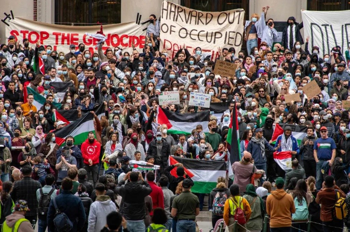 Ket. Foto : Berikut Ini Merupakan Alasan Kenapa Israel Peduli dalam Menekan Solidaritas Palestina di Beberapa Universitas Barat (Foto/X/@MarioNawfal)