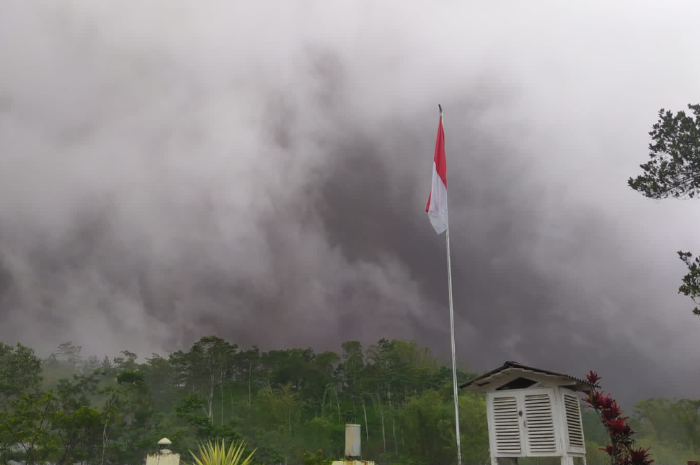 Ket. Foto : BNPB Nyatakan Aktivitas Vulkanik Gunung Merapi Masih Cukup Tinggi (Foto/X/@BNPB_Indonesia)