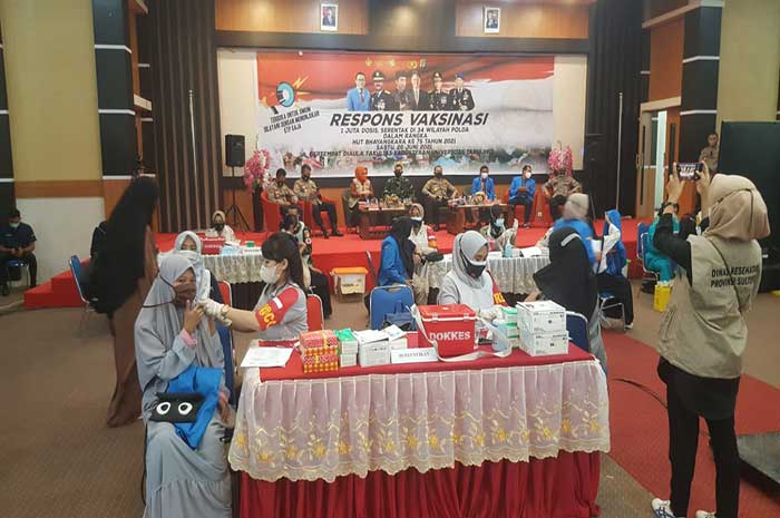 <p>Foto: Polda Sulawesi Tengah Laksanakan Vaksinasi Massal.</p>
