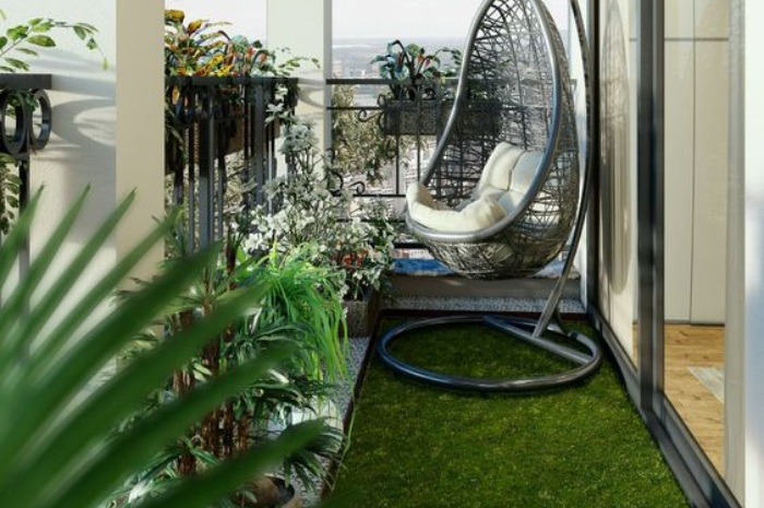 Ket Foto: Balkon yang Menggunakan Kursi Gantung (Foto/Pinterest @livspace)