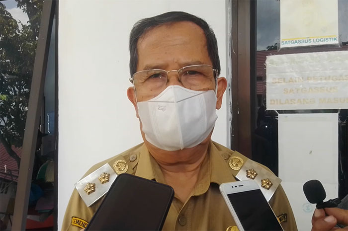<p>Foto: Wabup Parimo,-H Badrun Nggai.</p>

