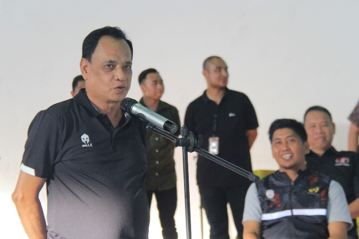 <p>Keterangan Foto :Wakil Gubernur Sulawesi Tengah saat membuka turnamen bola voli gubernur terbuka 2023, (Foto/Humas Pemprov Sulteng)</p>
