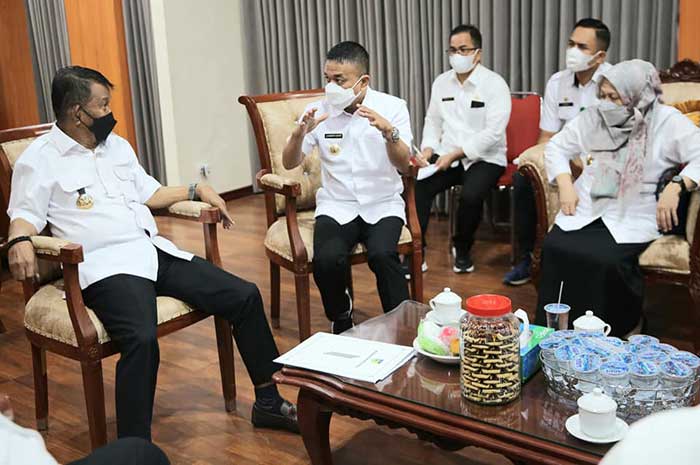 <p>Foto: Walikota Palu bertemu dengan Gubernur Sulawesi Tengah.</p>

