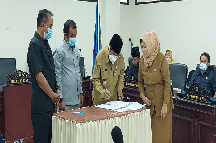 <p>Foto: Raperda APBD Perubahan 2021 Parigi Moutong Disetujui.</p>
