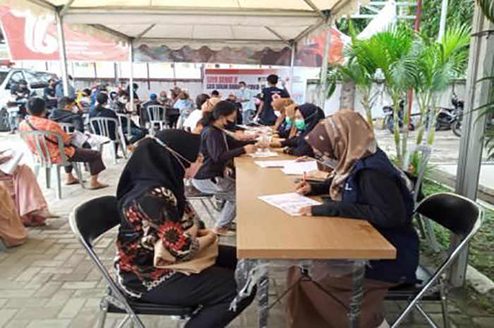 <p>Foto: Gelar Vaksinasi Covid19, PMI Sulteng Telah Sasar 2250 orang.</p>
