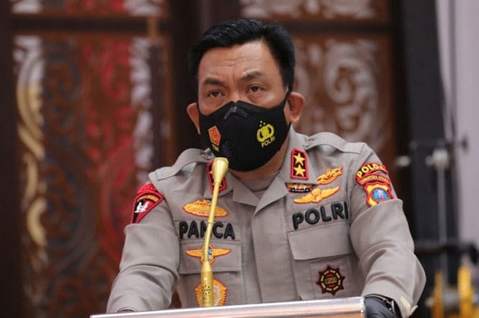 <p>Foto: Kapolda Sumut, Irjen Pol RZ Panca Putra Simanjuntak.<br />
Terlibat Pencabulan, Kapolsek dan Enam Penyidik di Sumut Dicopot.</p>
