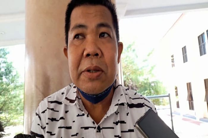 <p>Foto: Kepala BKPSDM Parigi Moutong, Ahmad Saiful.<br />
318 Peserta CPNS di Parigi Moutong Lolos SKD.</p>
