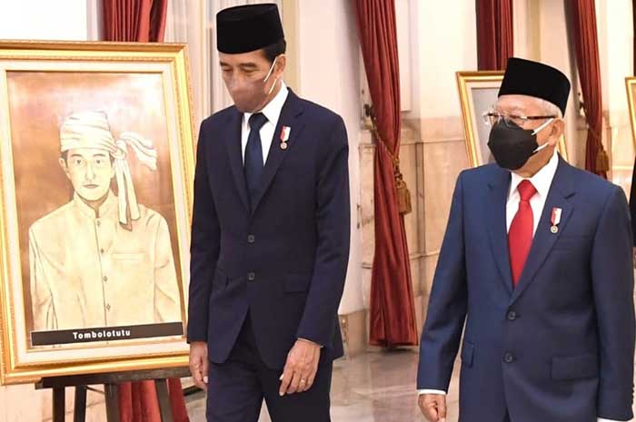 <p>Foto: Presiden dan Wakil Presiden Republik Indonesia, Jokowi-Ma&#8217;ruf Amin.<br />
Presiden Anugerahkan Bintang Jasa kepada Tenaga Kesehatan Gugur Tangani Covid19.</p>
