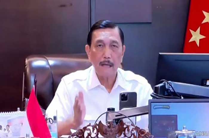 <p>Foto: Menteri Koordinator Kemaritiman dan Investasi (Menko Marves) Luhut Binsar Pandjaitan.<br />
Menteri Luhut Minta KPK Penjarakan Mafia Pelabuhan.</p>
