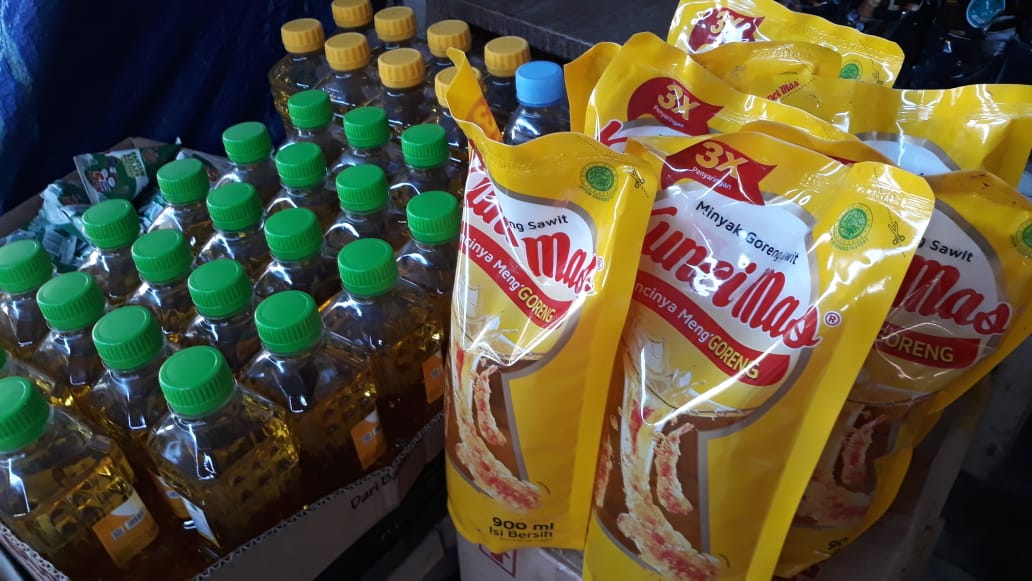 <p>Ket Foto: Stok Minyak Goreng Kemasan Premium. (Foto/Istimewa gemasulawesi.com)</p>
