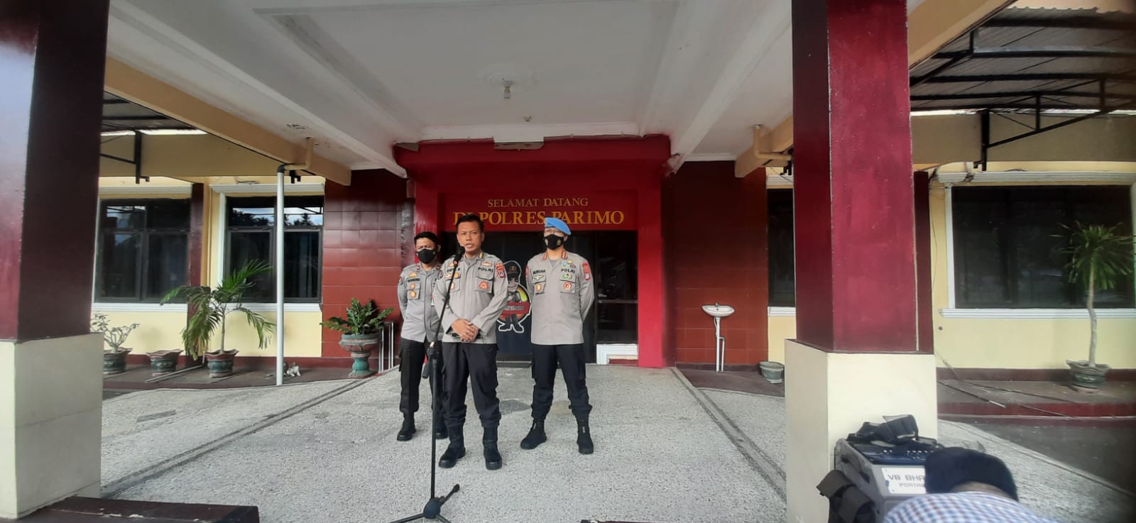 <p>Ket Foto: Konfrensi Pers Polda Sulteng di Makopolres Parimo. (Foto/Irfan gemasulawesi.com)</p>
