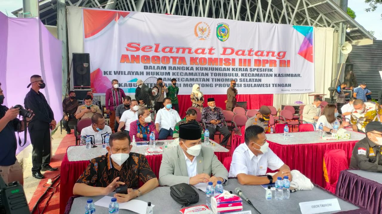 <p>Ket Foto: Kunker Komisi II DPR RI di Halaman Pantai Mosing, Parigi Moutong. (Foto/Istimewa)</p>

