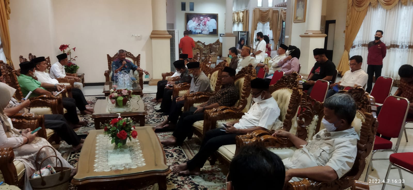 <p>Ket Foto: Bupati Parigi Moutong Samsurizal TOmbolotutu Pimpina Rakor Bersama OPD di Rujab. (Foto/Diskominfo Parigi Moutong)</p>
