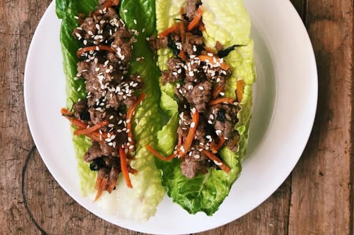 <p>Ket foto: resep membuat daging sapi teriyaki dan cup sayur selada (foto/Instagram/@feedlotsofpeople) </p>
