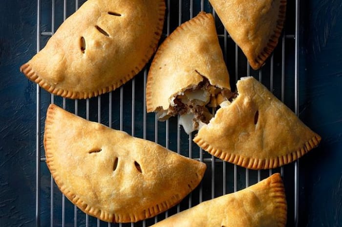 <p>Ket foto: resep cemilan pastel daging sapi (foto/Instagram/@tasteofhome) </p>
