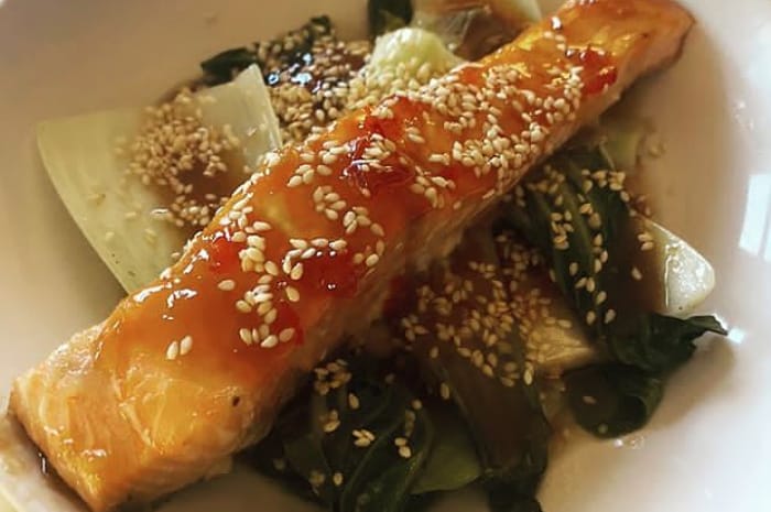 <p>Ket foto: resep salmon teriyaki dan pak choi (foto/Instagram/@bordersgirleats) </p>
