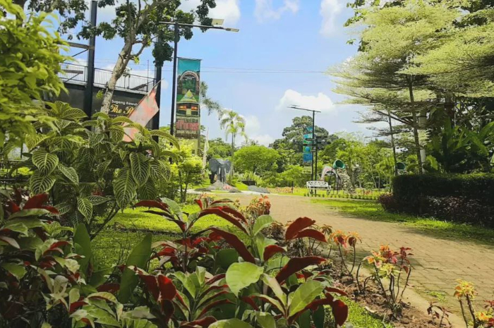 <p>Ket foto: Destinasi wisata yang cocok untuk mengisi libur Lebaran, DPongs Semarang bisa jadi pilihan bersantai dan bermain bersama keluarga (Foto/Instagram/dpongs_wisatakeluarga)</p>
