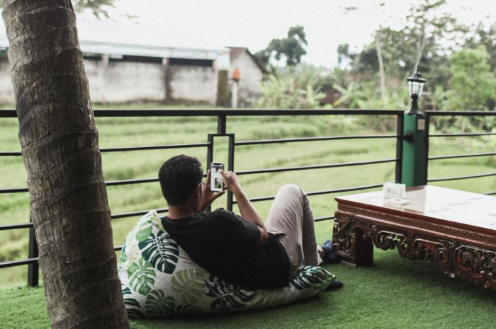 <p>Ket foto: Serunya berkunjung ke wisata kuliner Joglo Tepi Sawah Resto Salatiga dengan view alam (Foto/Instagram/joglotepisawah.id)</p>
