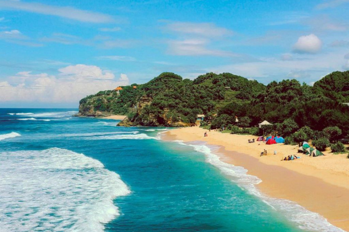 <p>Ket foto: Menikmati keindahan wisata Pantai Watu Kodok Yogyakarta (Foto/Instagram/pras.pras.praz)</p>
