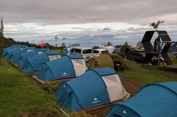<p>Ket foto: Keindahan alam sekitar di wisata Merbabu Campervan Semarang (Foto/Instagram/merbabucampervan)</p>
