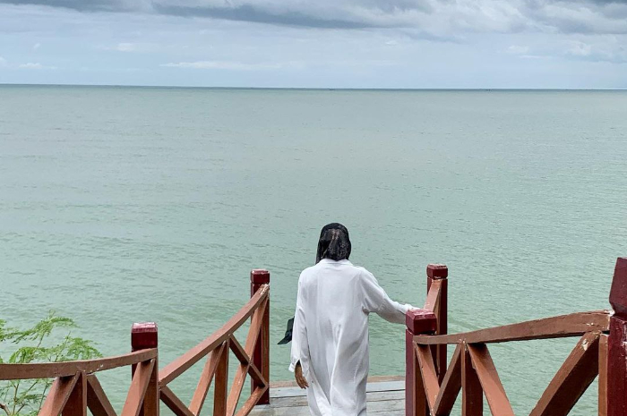 <p>Ket foto: Spot Instagramable di wisata Pantai Jumiang Pamekasan Jawa Timur (Foto/Instagram/qheekristanto)</p>
