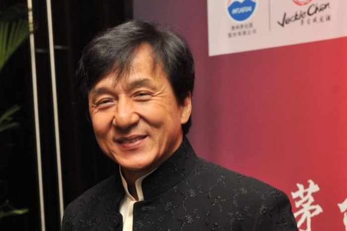 <p>Ket Foto: Jackie Chan Pemain Film Wheels On Meals (Foto/Pinterest @redbookmagazine)</p>
